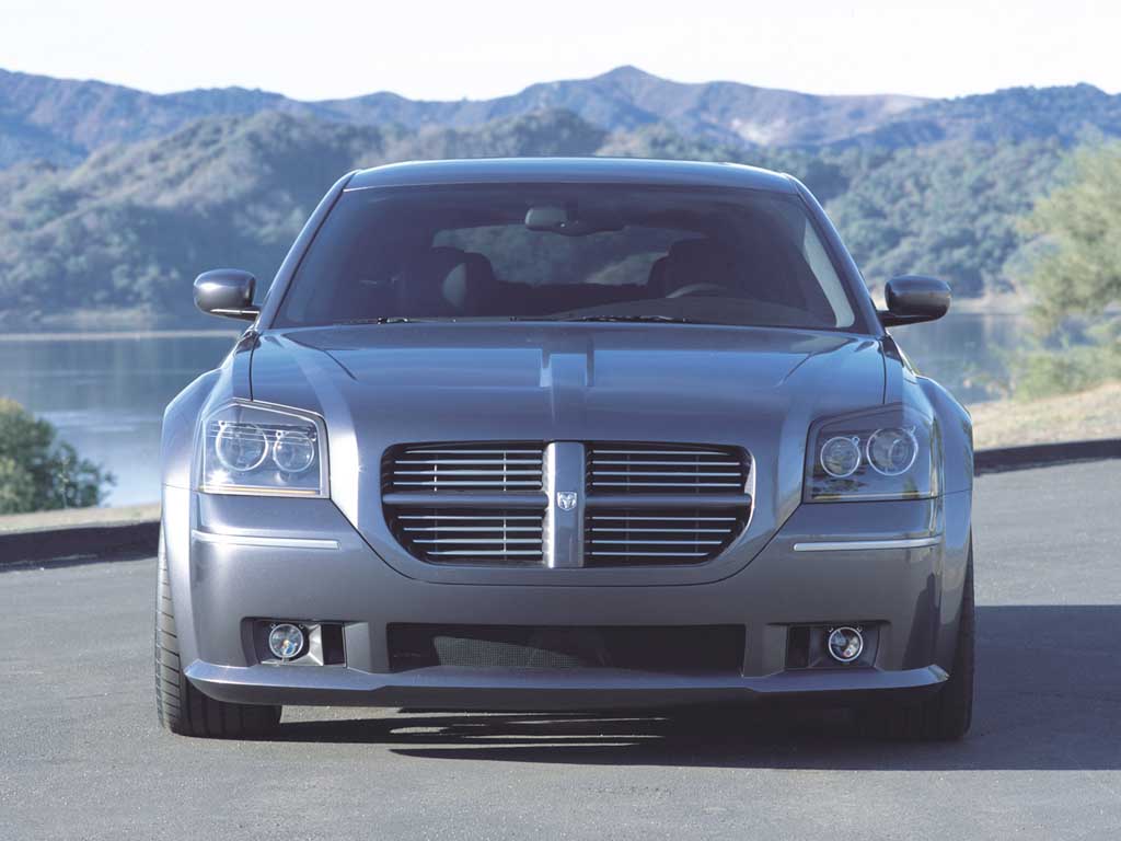 2003 Dodge Magnum SRT-8 Concept