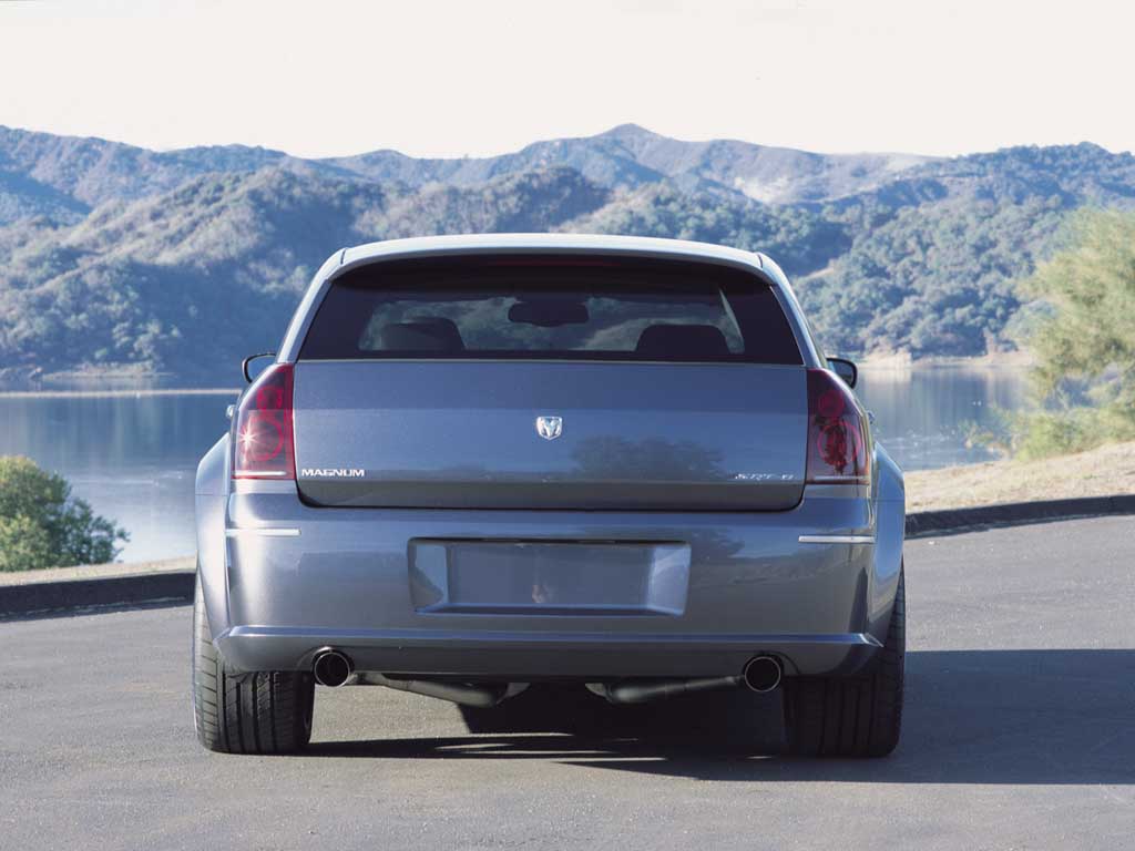 2003 Dodge Magnum SRT-8 Concept