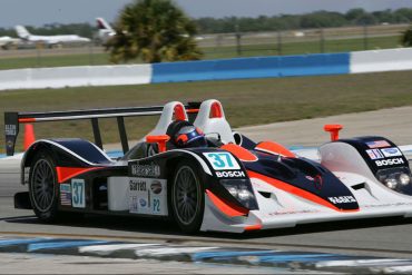 2005 Lola B05/40