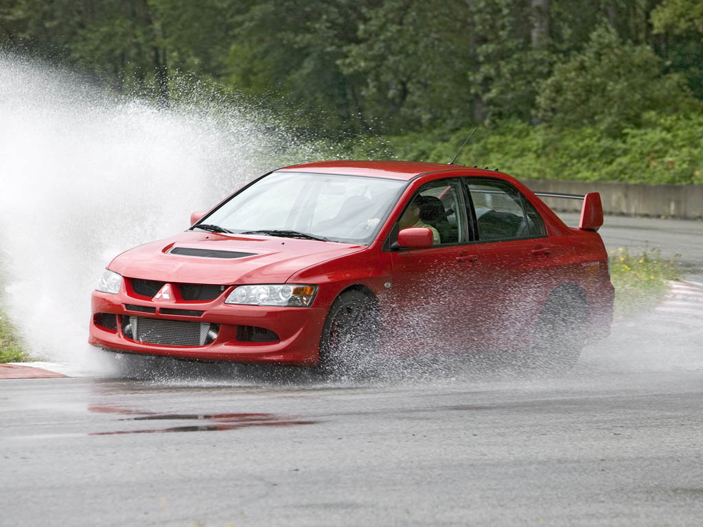 2005 Mitsubishi Lancer Evolution VIII MR Review 2005 Mitsubishi Lancer Evolution VIII MR Review
