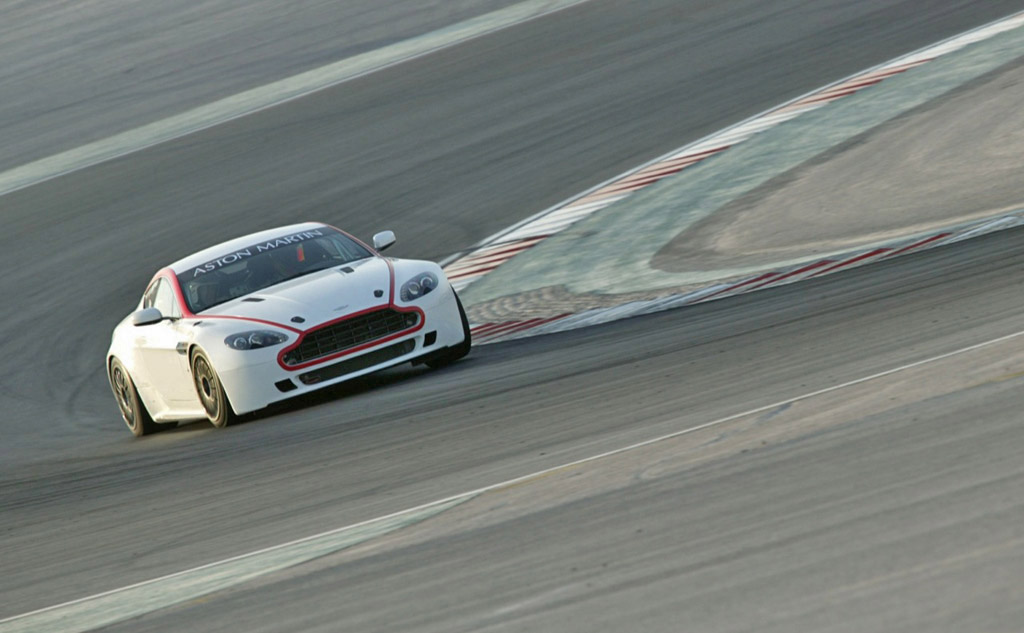 2009 Aston Martin V8 Vantage GT4