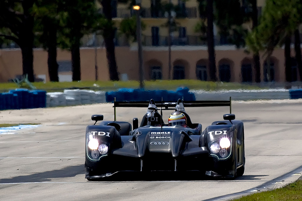 2010 Audi R15 TDI plus