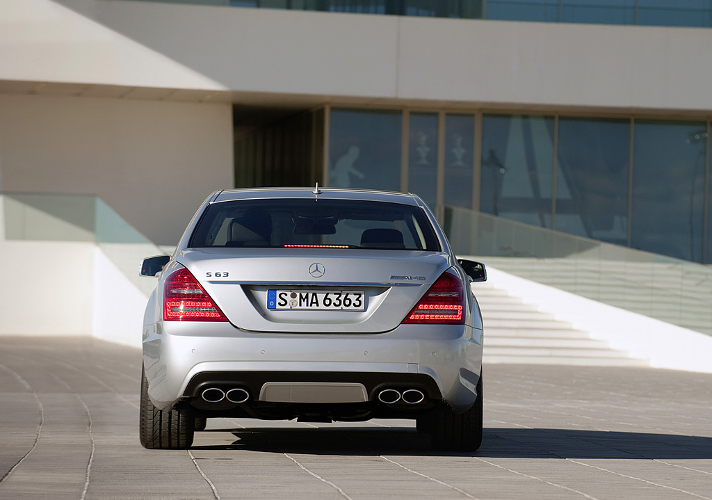 2010 Mercedes-Benz S 63 AMG