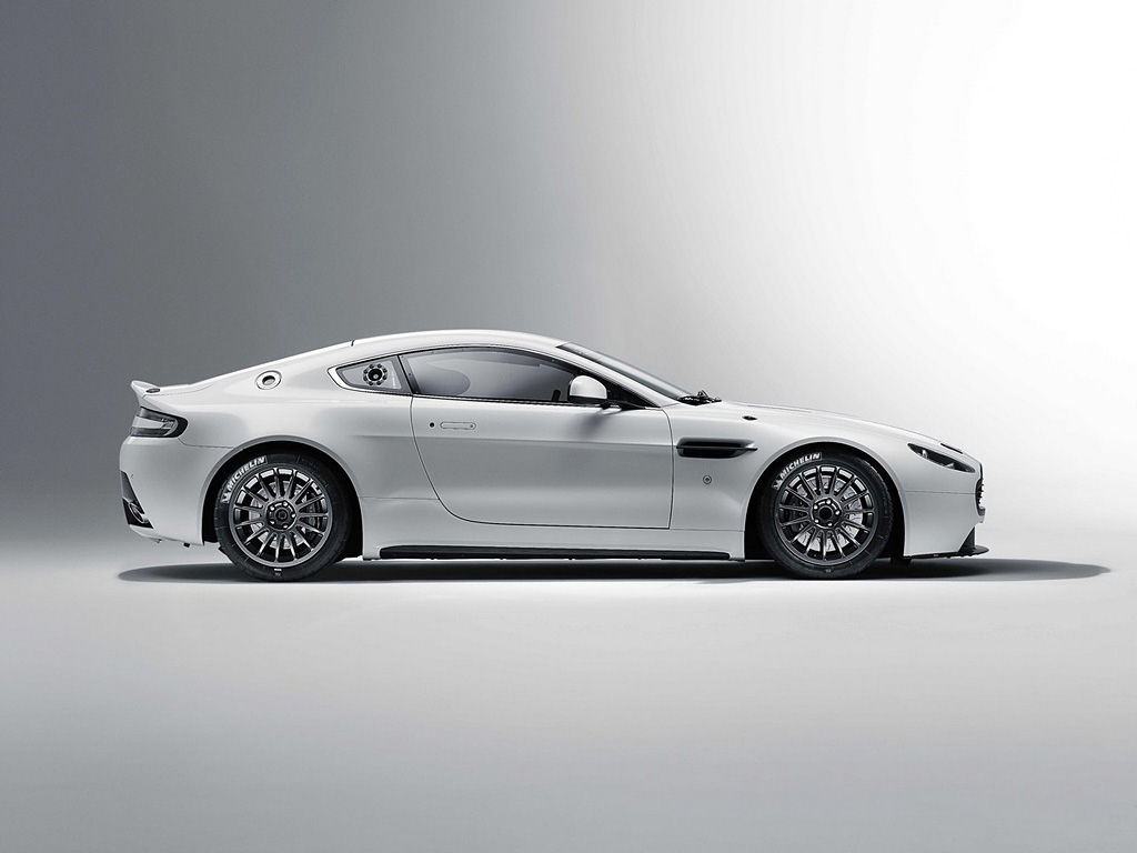 2011 Aston Martin V8 Vantage GT4