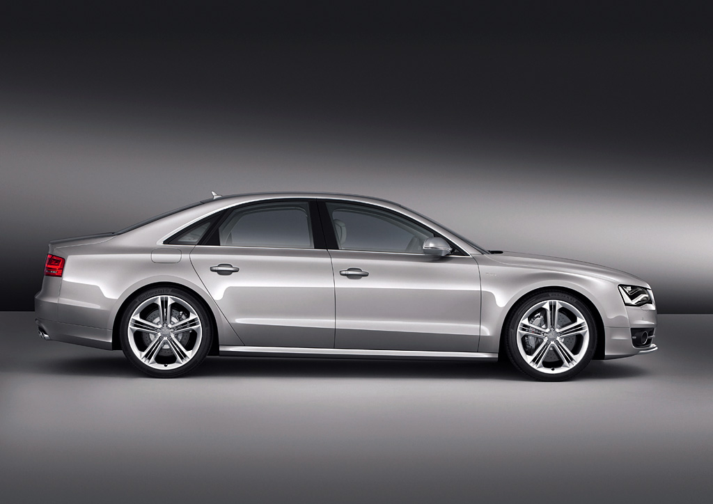 2012 Audi S8