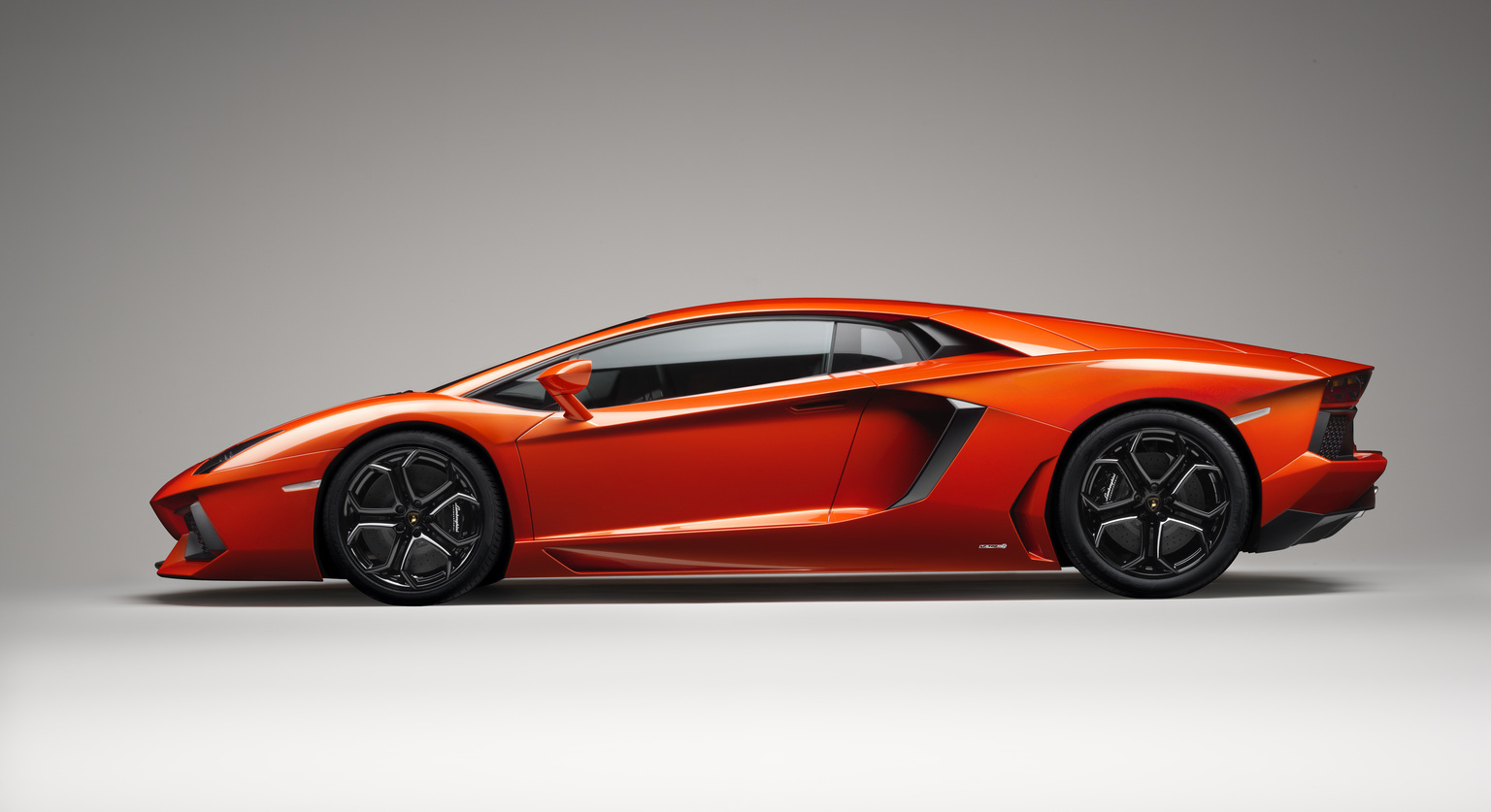 2012 Lamborghini Aventador LP 700-4