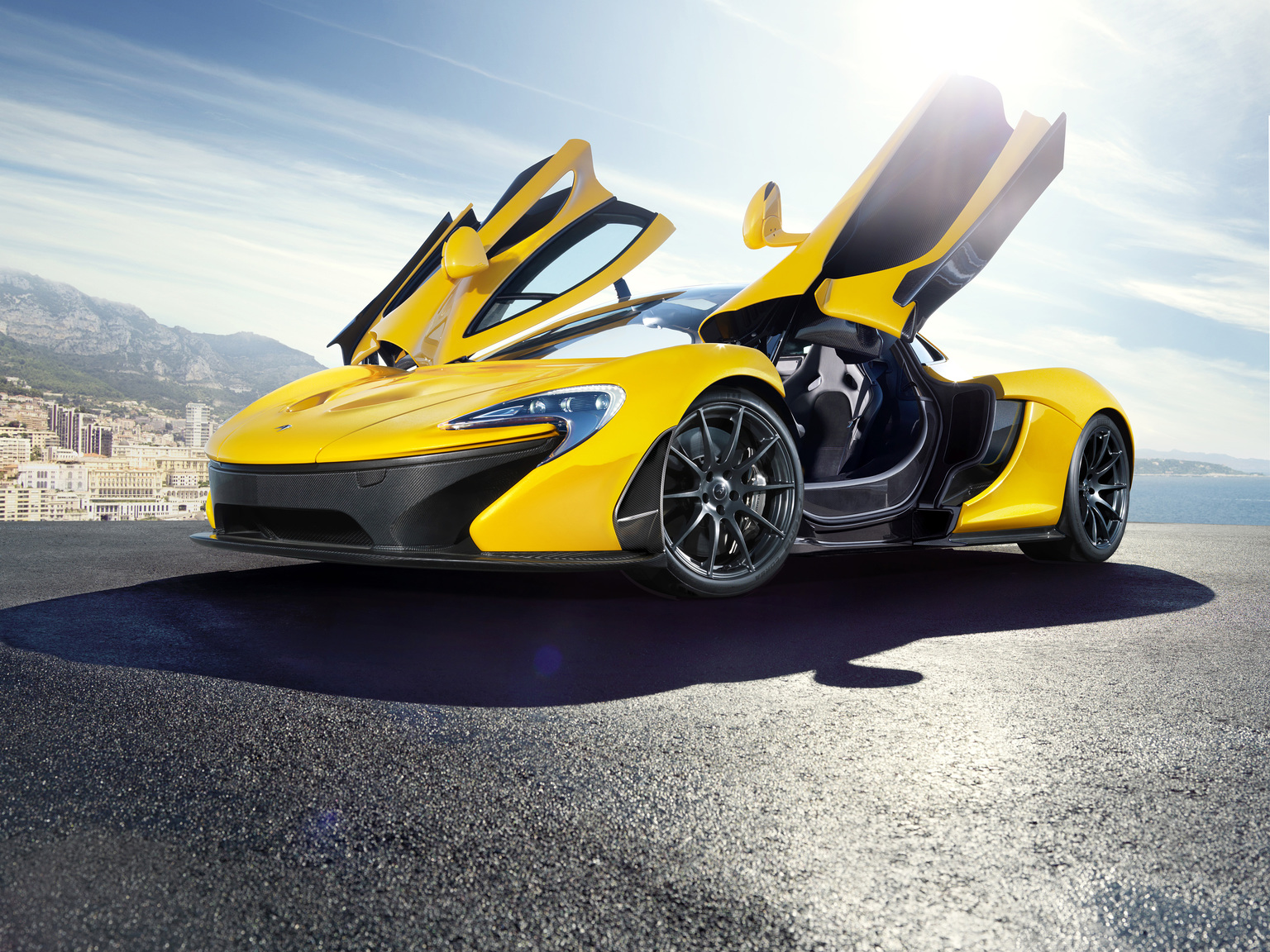 2013 McLaren P1