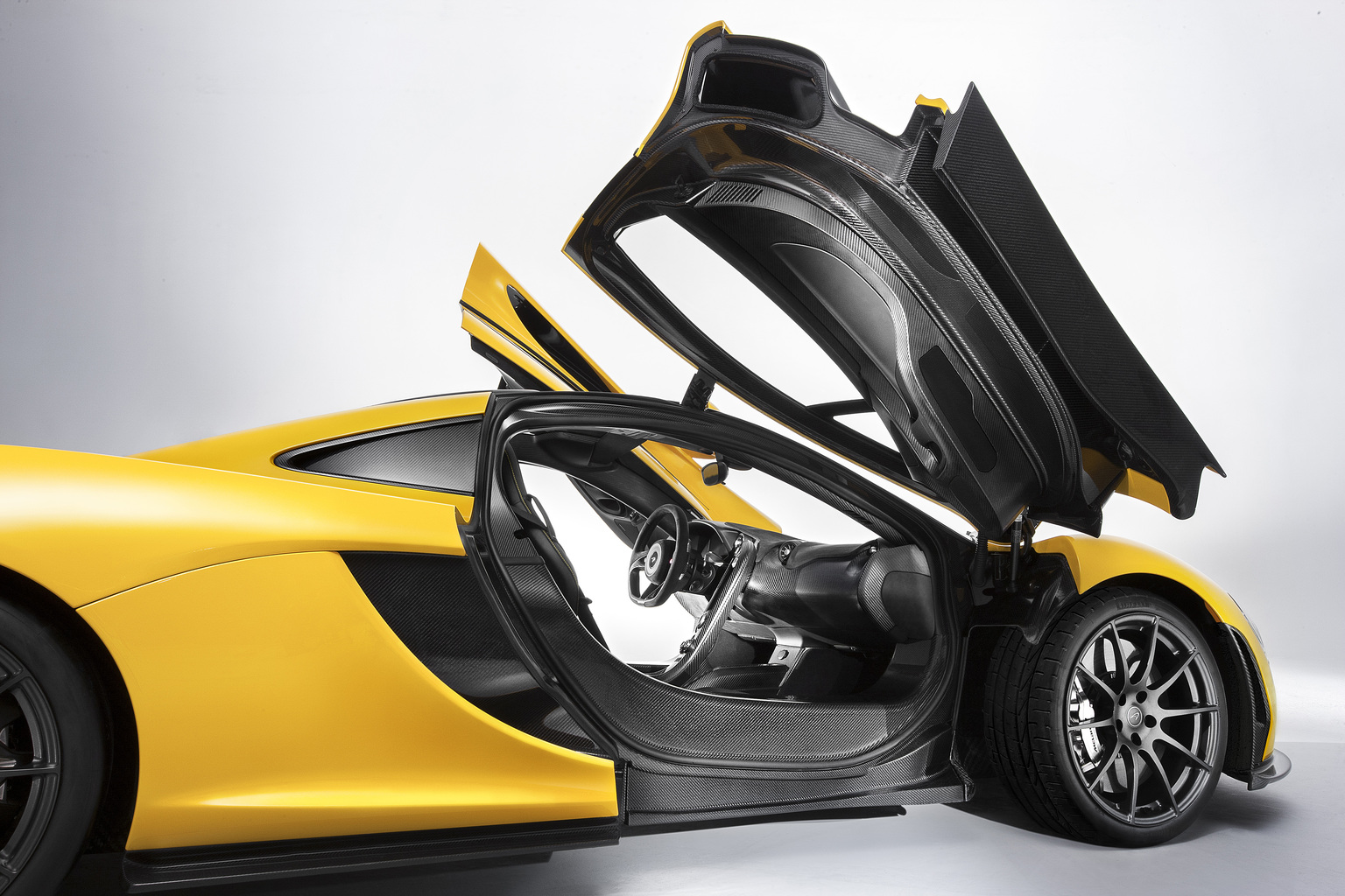 2013 McLaren P1