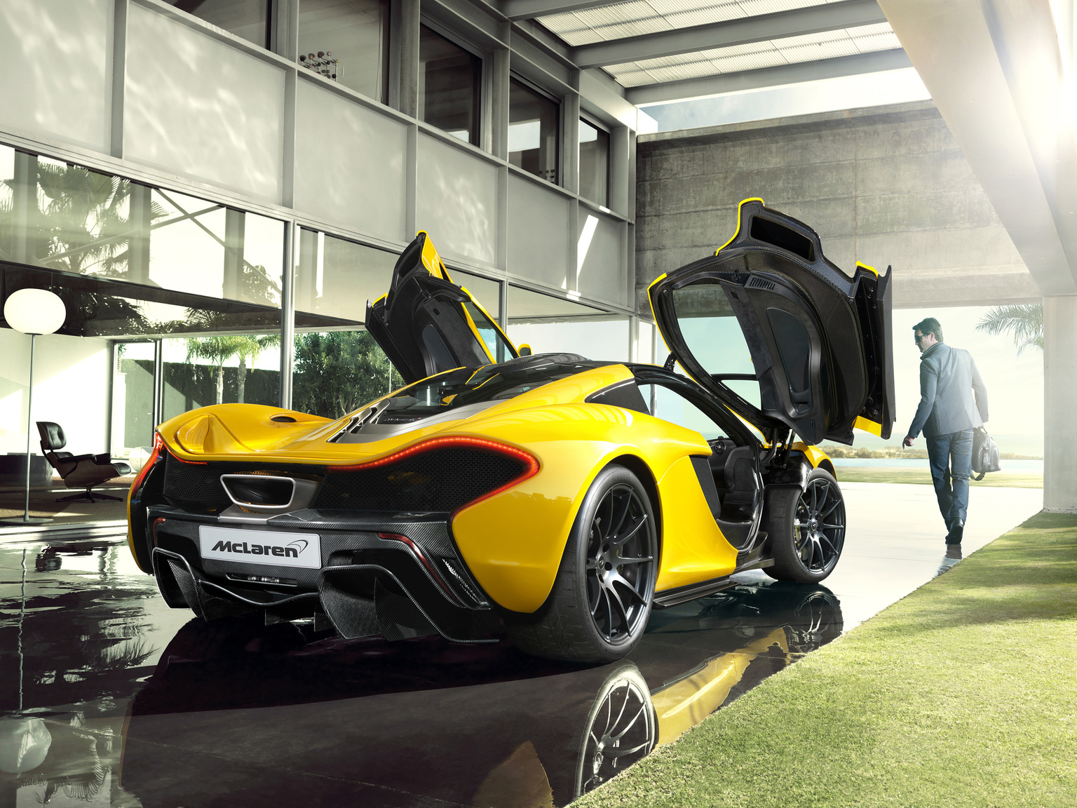 2013 McLaren P1