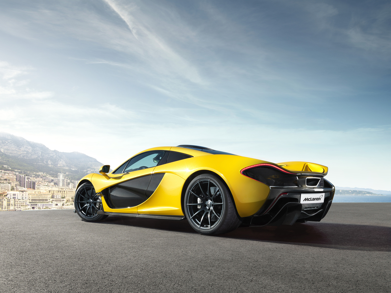 2013 McLaren P1