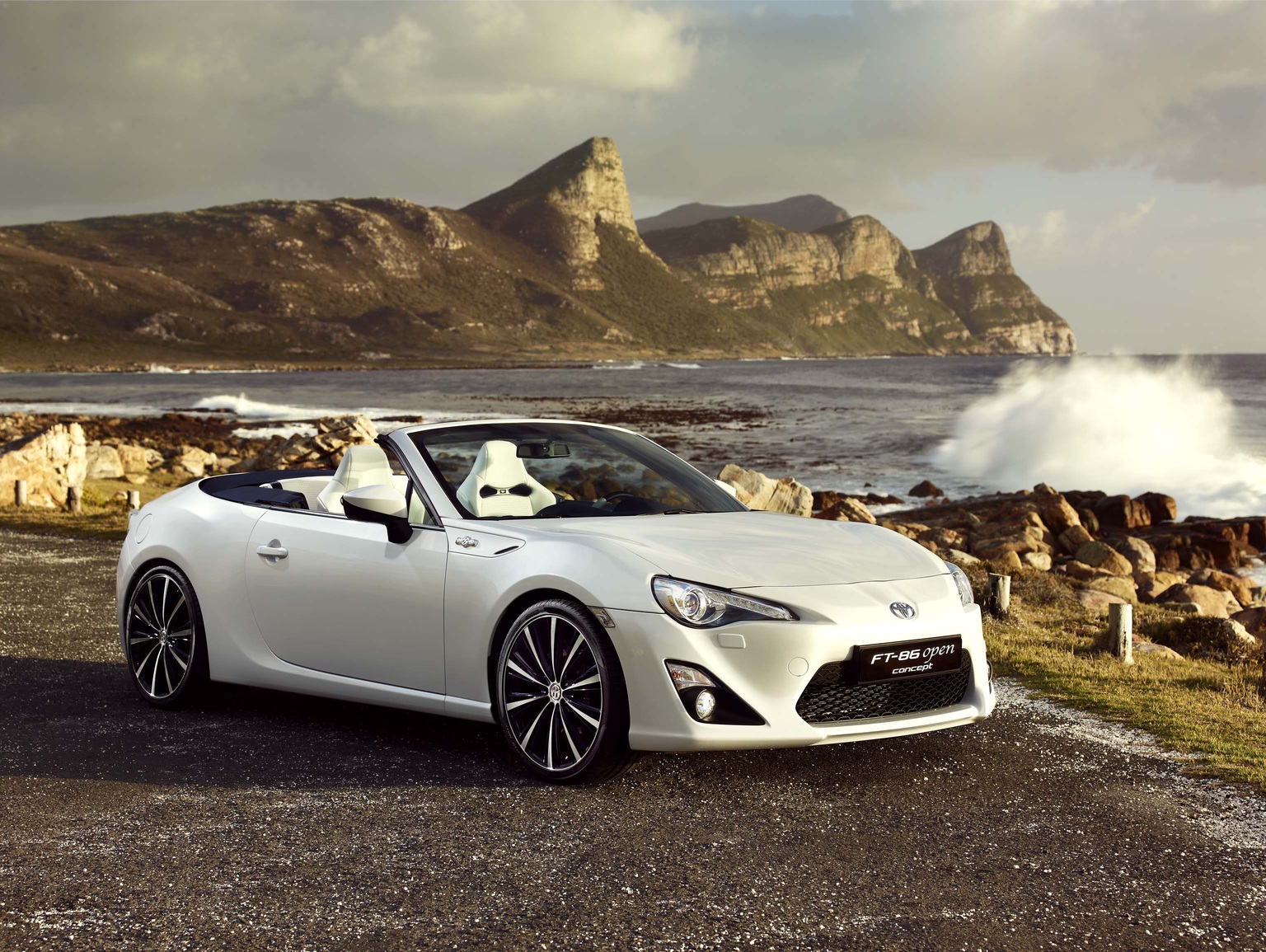 2013 Toyota GT 86 Open concept Share21