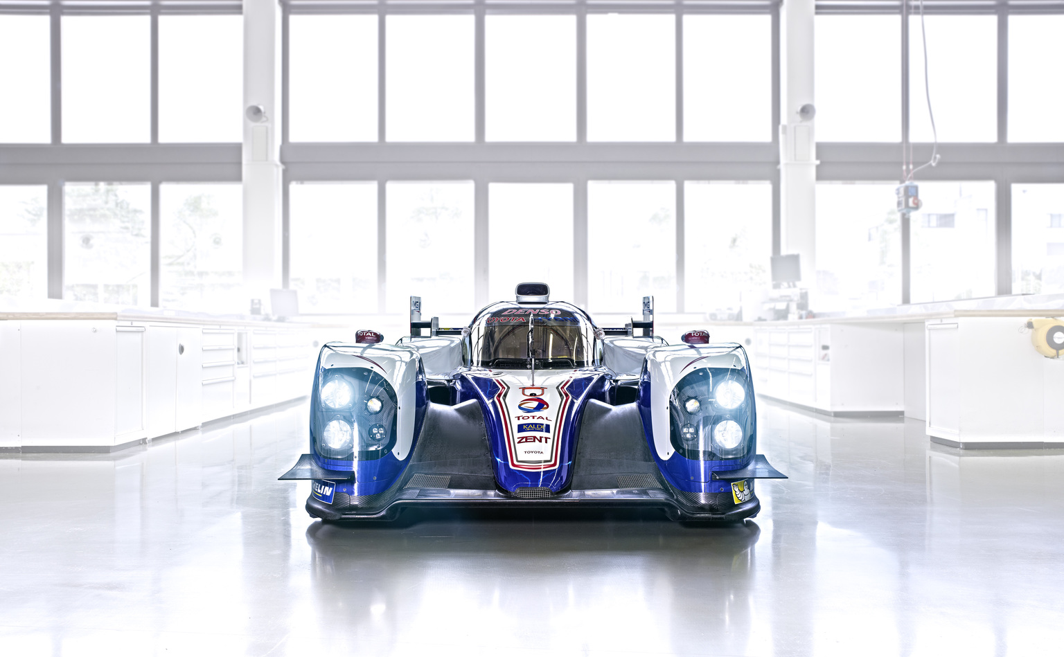 2013 Toyota TS030 Hybrid