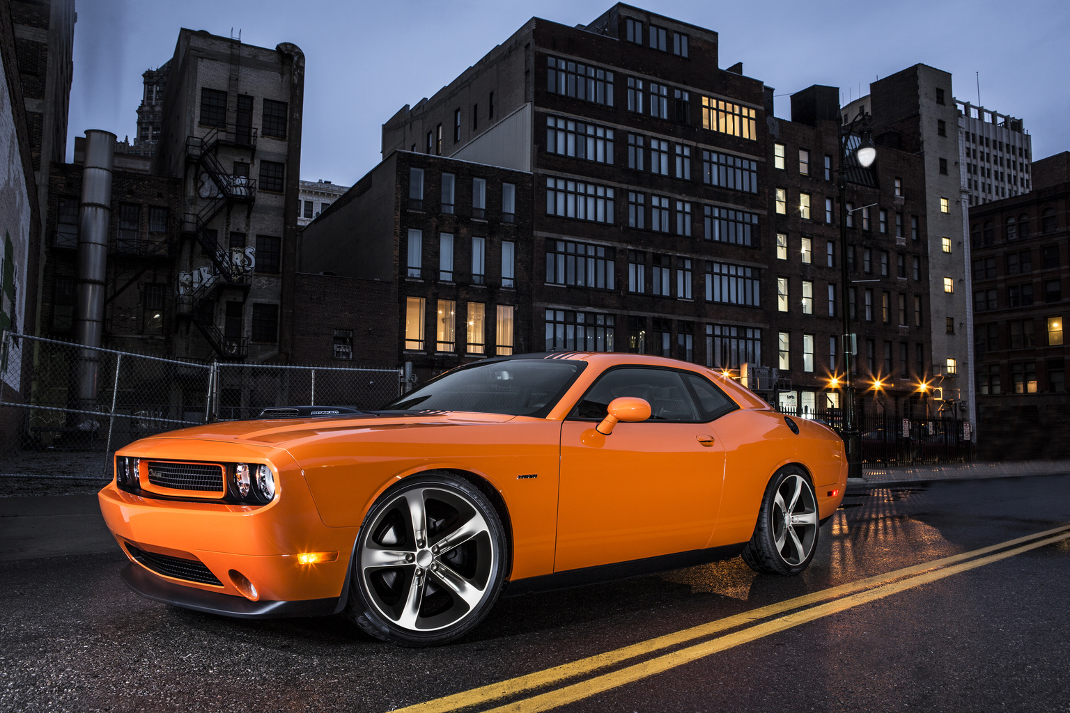 2014 Dodge Challenger R/T Shaker