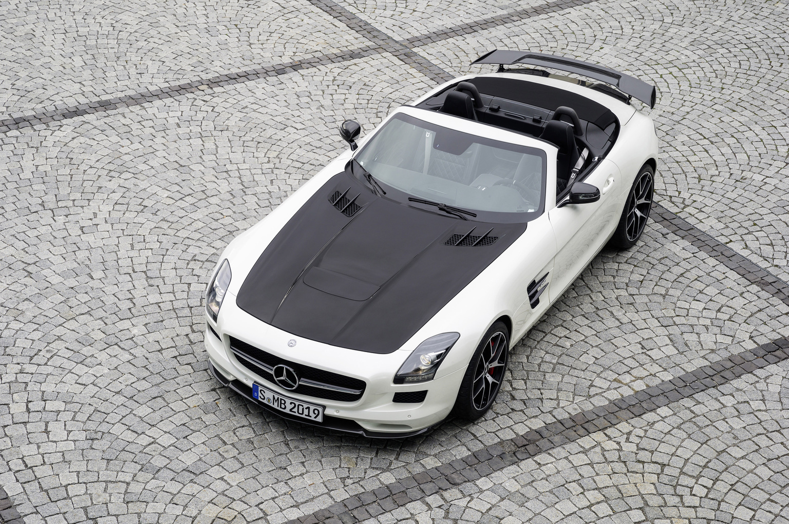 2014 Mercedes-Benz SLS AMG GT Roadster Final Edition