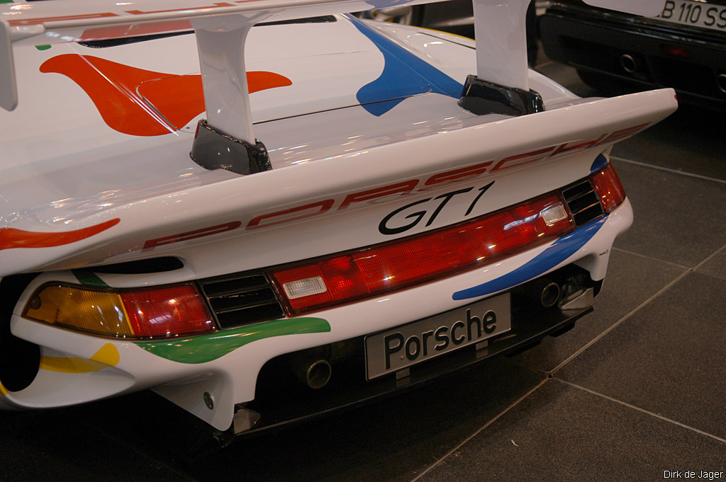 1996 Porsche 911 GT1 Gallery