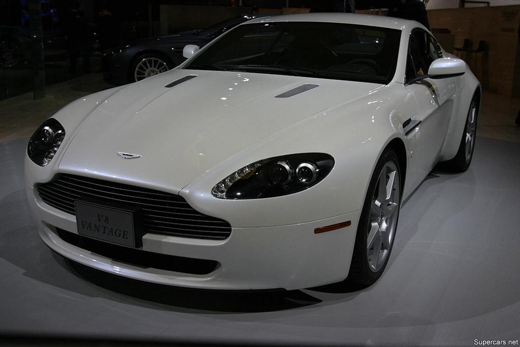 2005 Aston Martin V8 Vantage Gallery