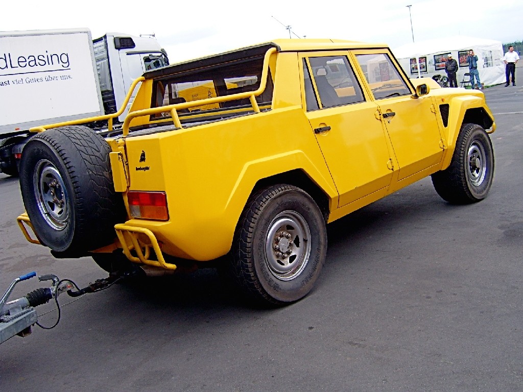 1986 Lamborghini LM002 Gallery