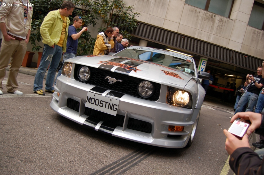 2005 Ford Mustang GT Gallery