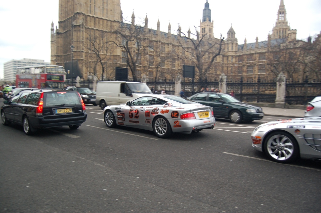 2000 Aston Martin V12 Vanquish Gallery