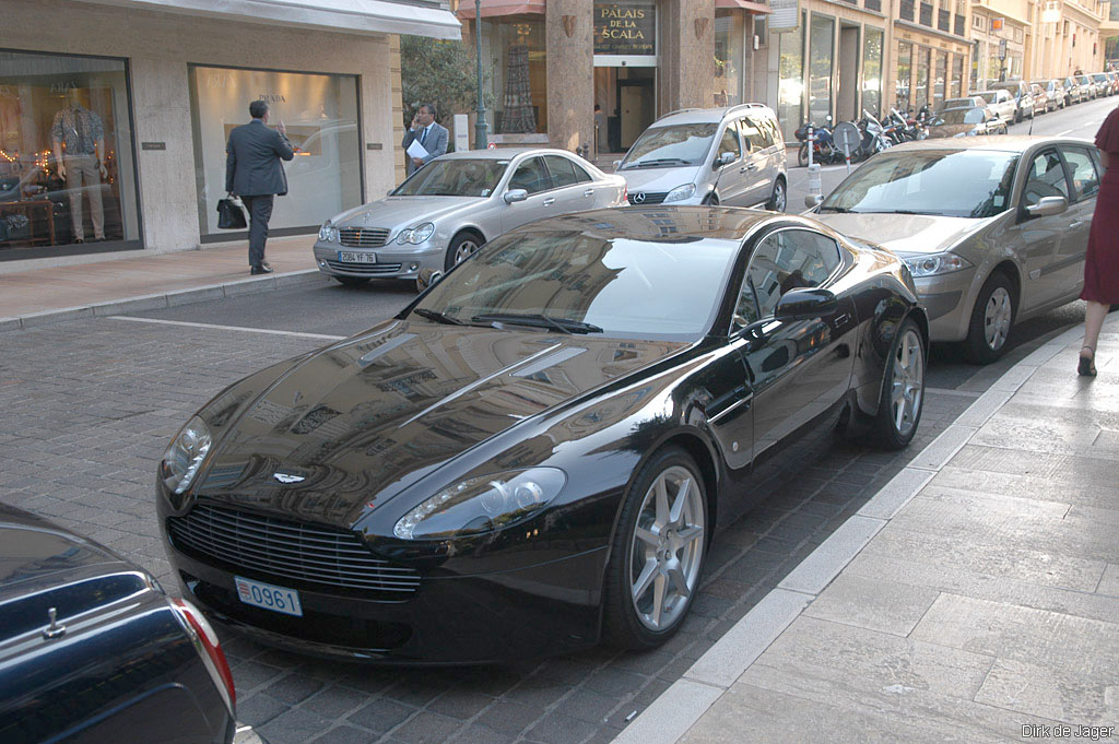 2005 Aston Martin V8 Vantage Gallery