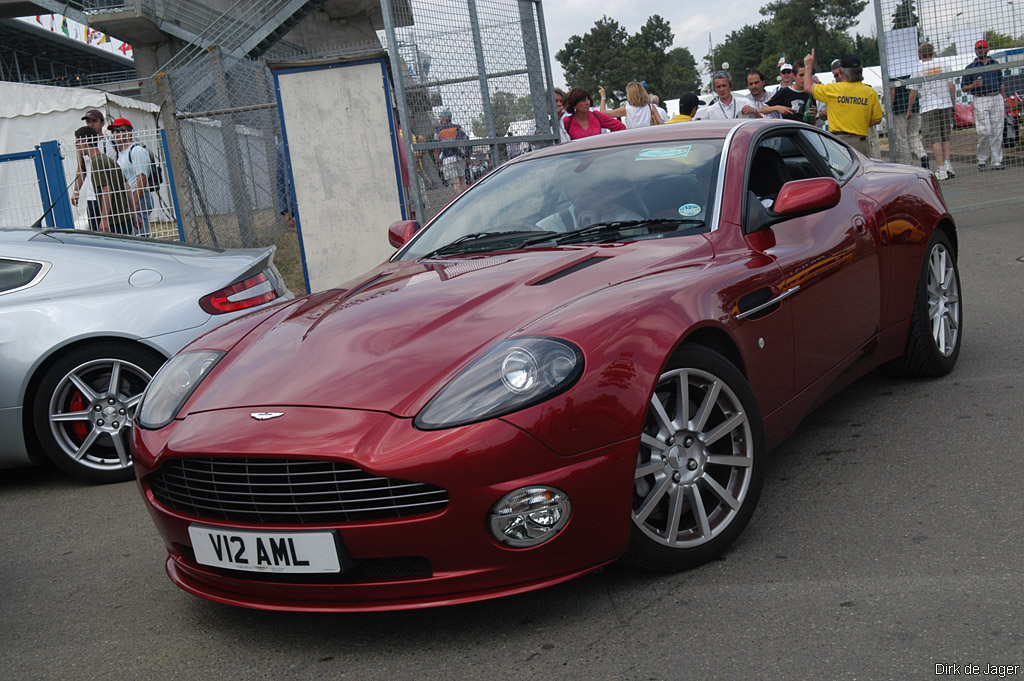 2004 Aston Martin Vanquish S V12 Gallery