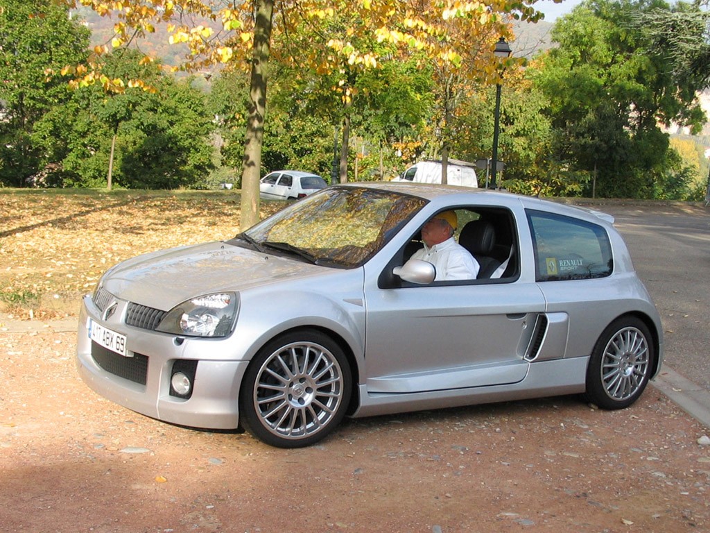 2003 Renault Clio V6 Gallery
