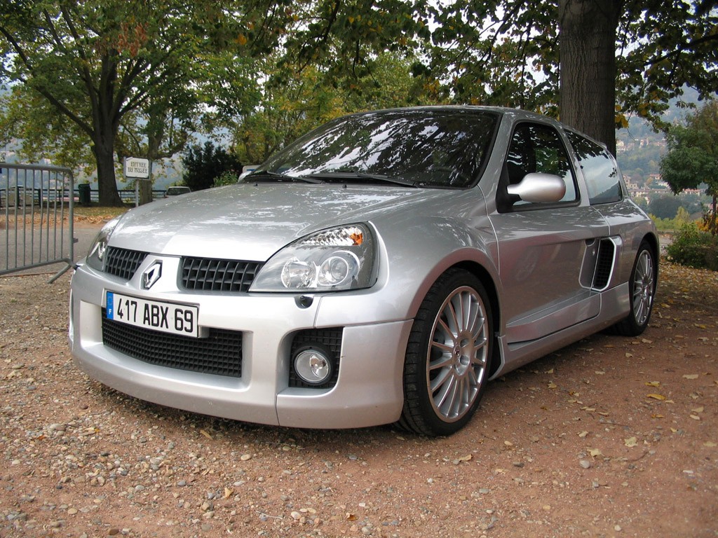 2003 Renault Clio V6 Gallery