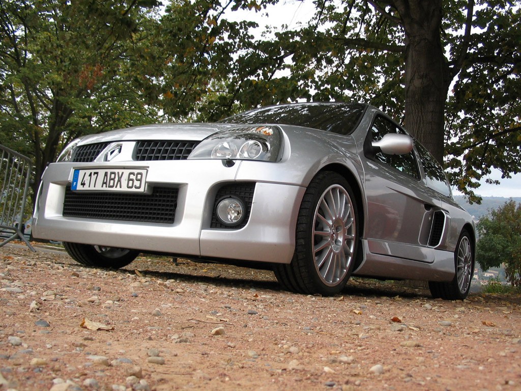 2003 Renault Clio V6 Gallery