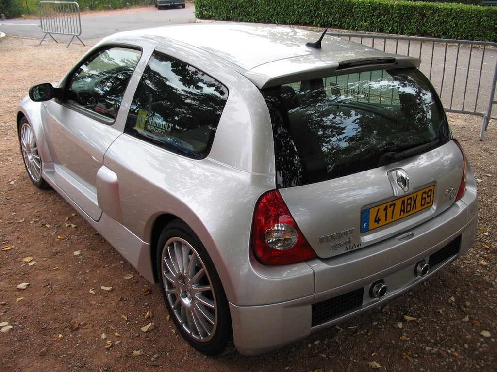 2003 Renault Clio V6 Gallery