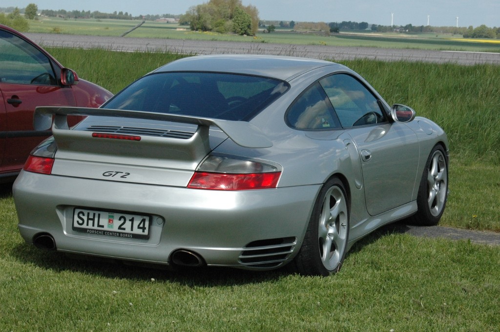 2004 Porsche 911 GT2 Gallery