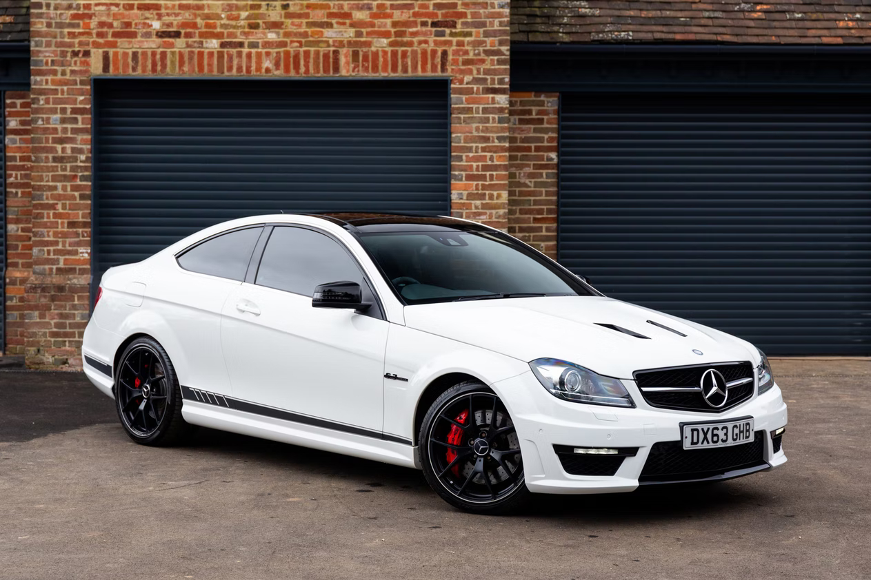 Mercedes Benz AMG c63 с бабой
