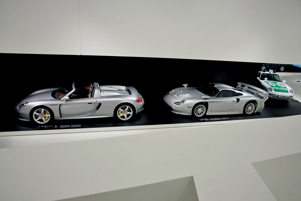 1997 Porsche 911 GT1 Straßenversion Gallery