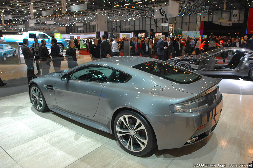 2009 Aston Martin V12 Vantage Gallery