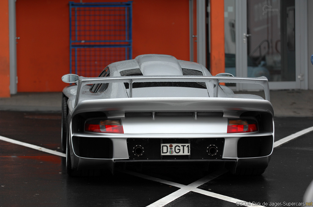 1997 Porsche 911 GT1 Straßenversion Gallery