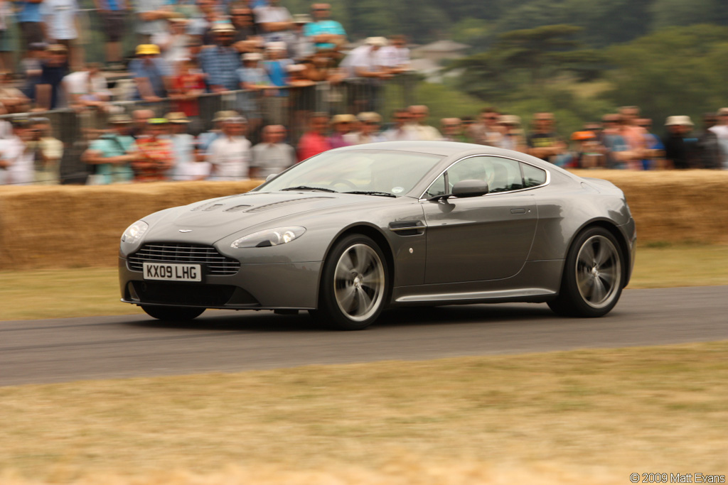 2009 Aston Martin V12 Vantage Gallery