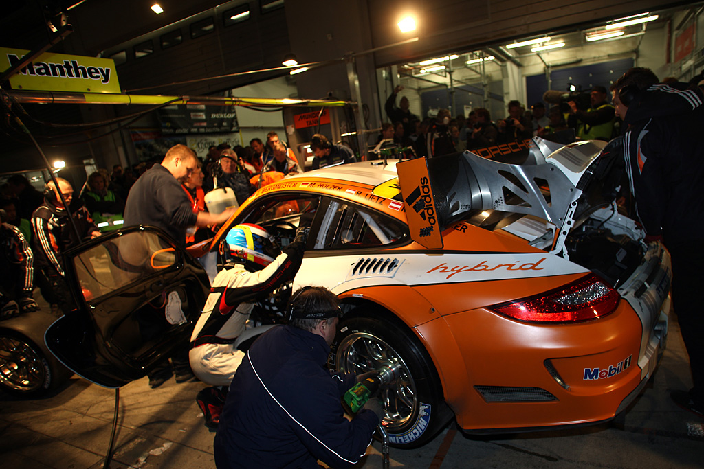 2010 Porsche 911 GT3 R Hybrid Gallery