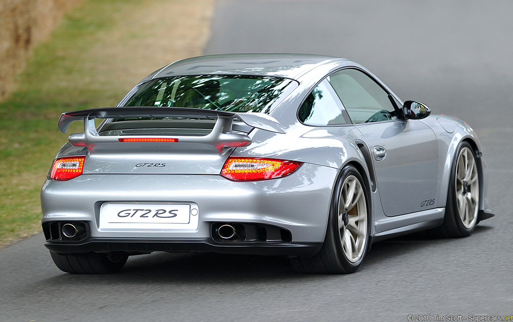 2010 Porsche 911 GT2 RS Gallery 