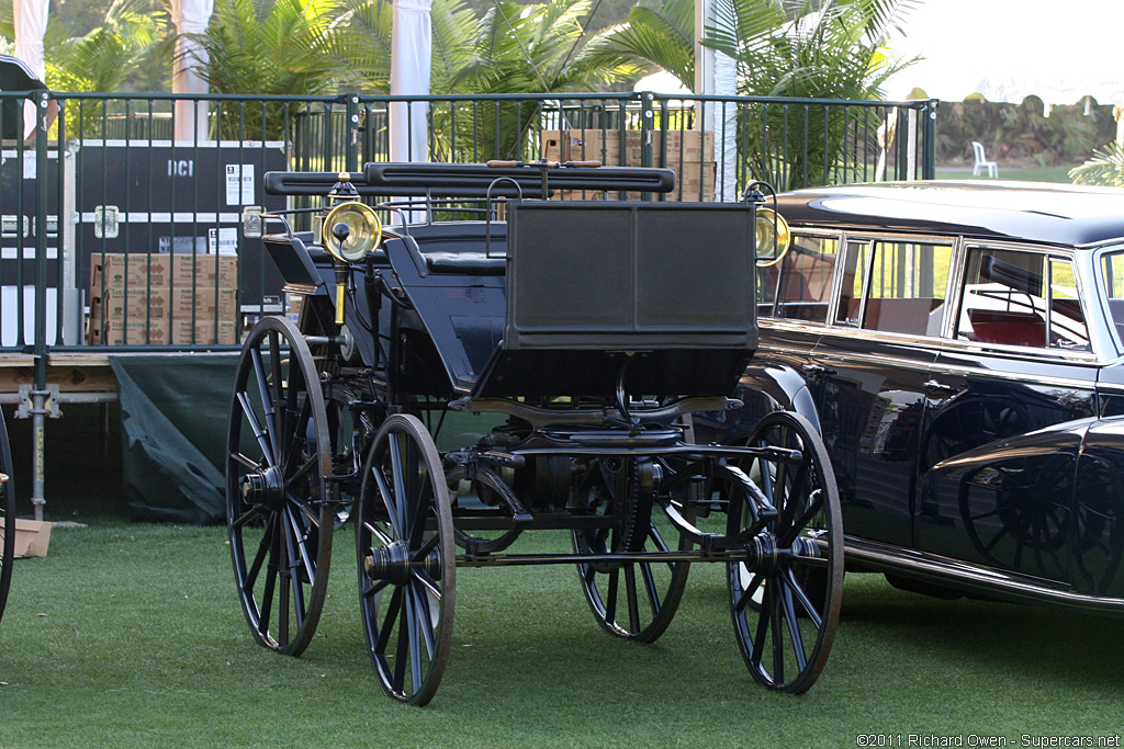 1886 Daimler Motorized Carriage