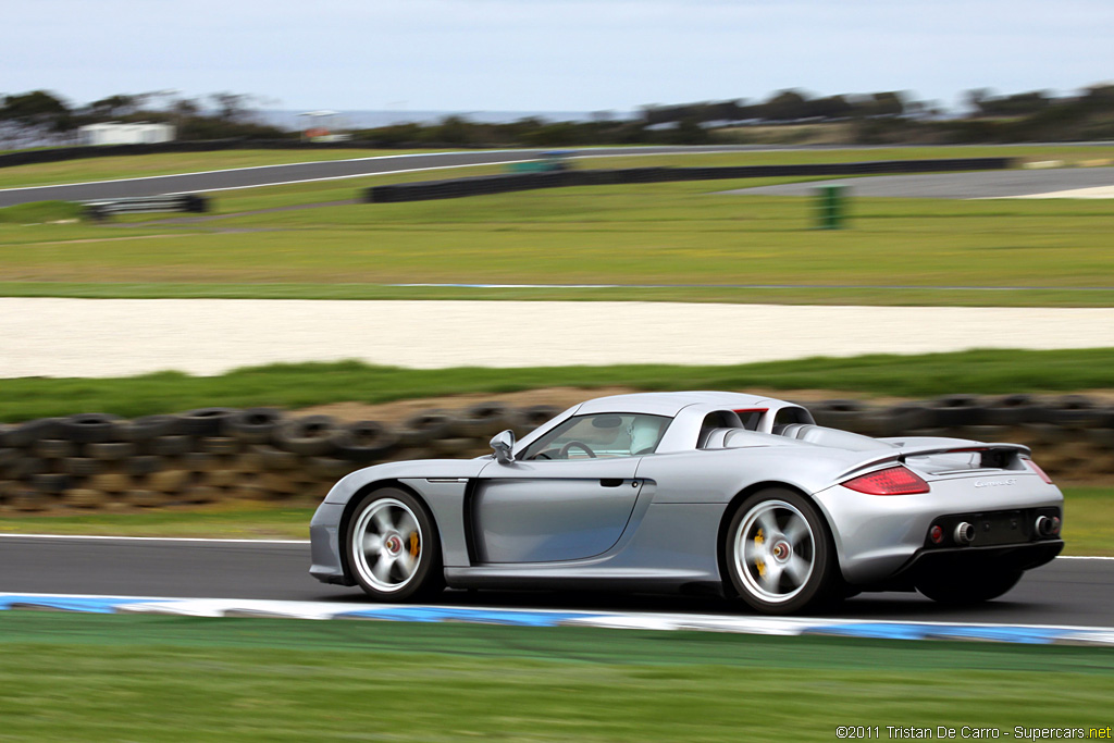 Arriba 95+ imagen porsche carrera gt nurburgring lap time