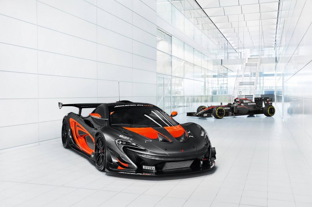 mclaren p1 and Mclaren F1 race car