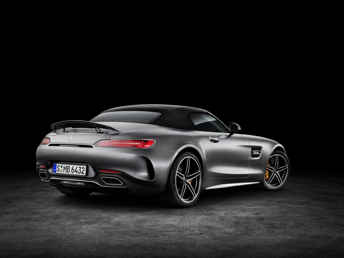 NEWS MercedesAMG GT C Roadster AMGs 547bhp Convertible Beast NEWS MercedesAMG GT C Roadster AMGs 547bhp Convertible Beast
