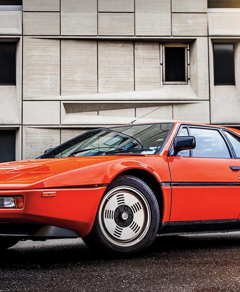 BMW M1 Red