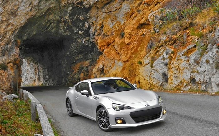 Subaru_BRZ_Car_HD_Wallpaper_06_medium