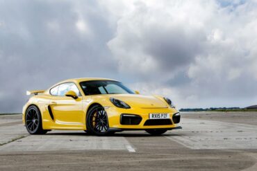 Porsche Cayman GT4 Yellow