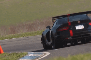 VIDEO: Dodge Viper ACR Quick Testdrive