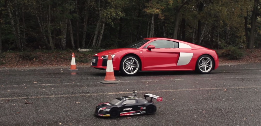 Audi R8 V10 versus R/C Audi R8 - Drag Race