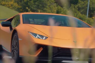 Turn Up Your Speakers For the Extremely Loud Lamborghini Huracan Performante