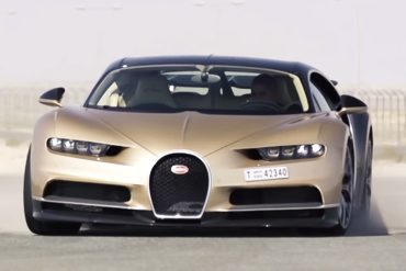 Chris Harris Reviews the 1500 hp Bugatti Chiron