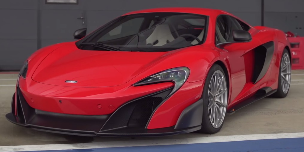 McLaren 675LT Showing Off at the Silverstone