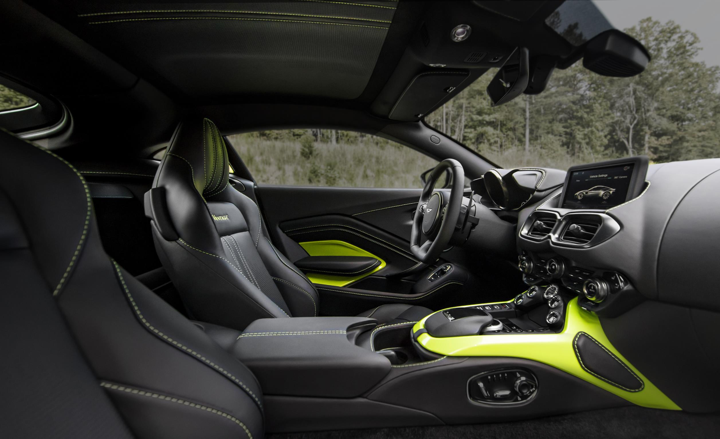 18- Aston Martin V8 Vantage